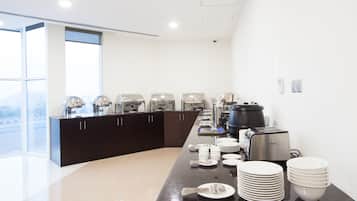 Breakfast (OMR 3 per person)