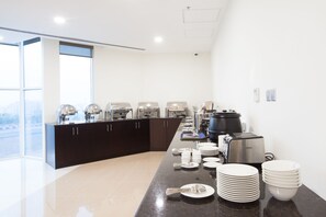 Breakfast (OMR 3 per person)