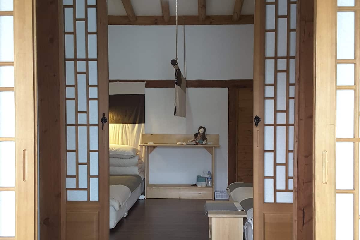 Blackout drapes, WiFi (free)