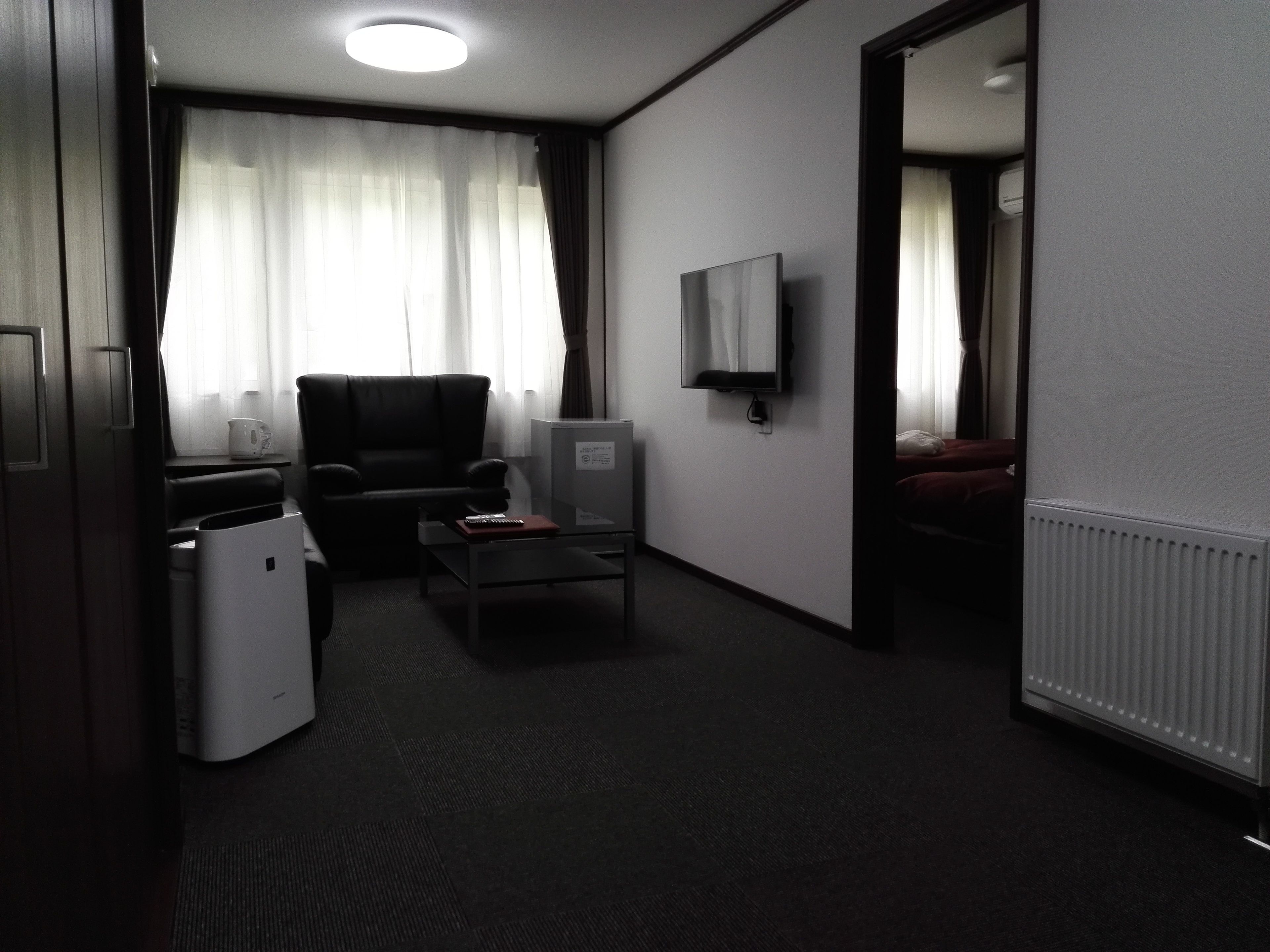 Suite | Living room | Flat-screen TV