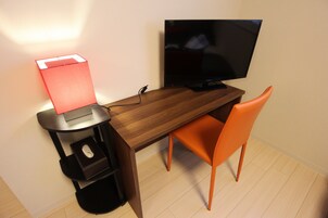 开间 (3 Beds) | 电视