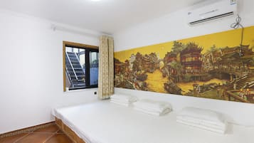 Habitación doble de uso individual | Tabla de planchar con plancha, wifi gratis, ropa de cama