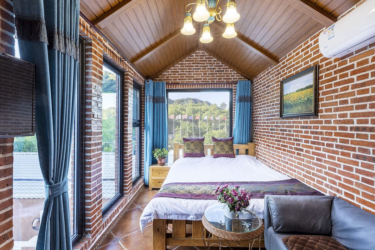 Double Room, Mountain View | Iron/ironing board, free WiFi, bed sheets