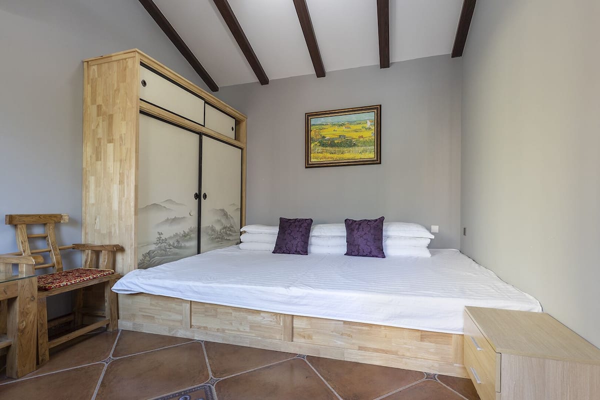 Double Room, Mountain View | Iron/ironing board, free WiFi, bed sheets