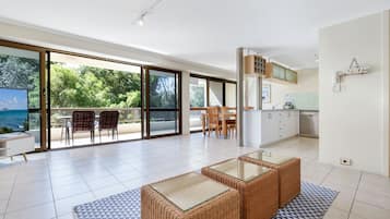 Apt 5 - 2 Bed 2 Bath | In-room dining