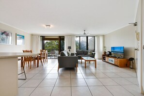 Apartment 11- 2 Bed 2 Bath | Living area