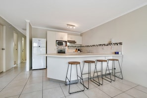 Apartment 11- 2 Bed 2 Bath | Private kitchen