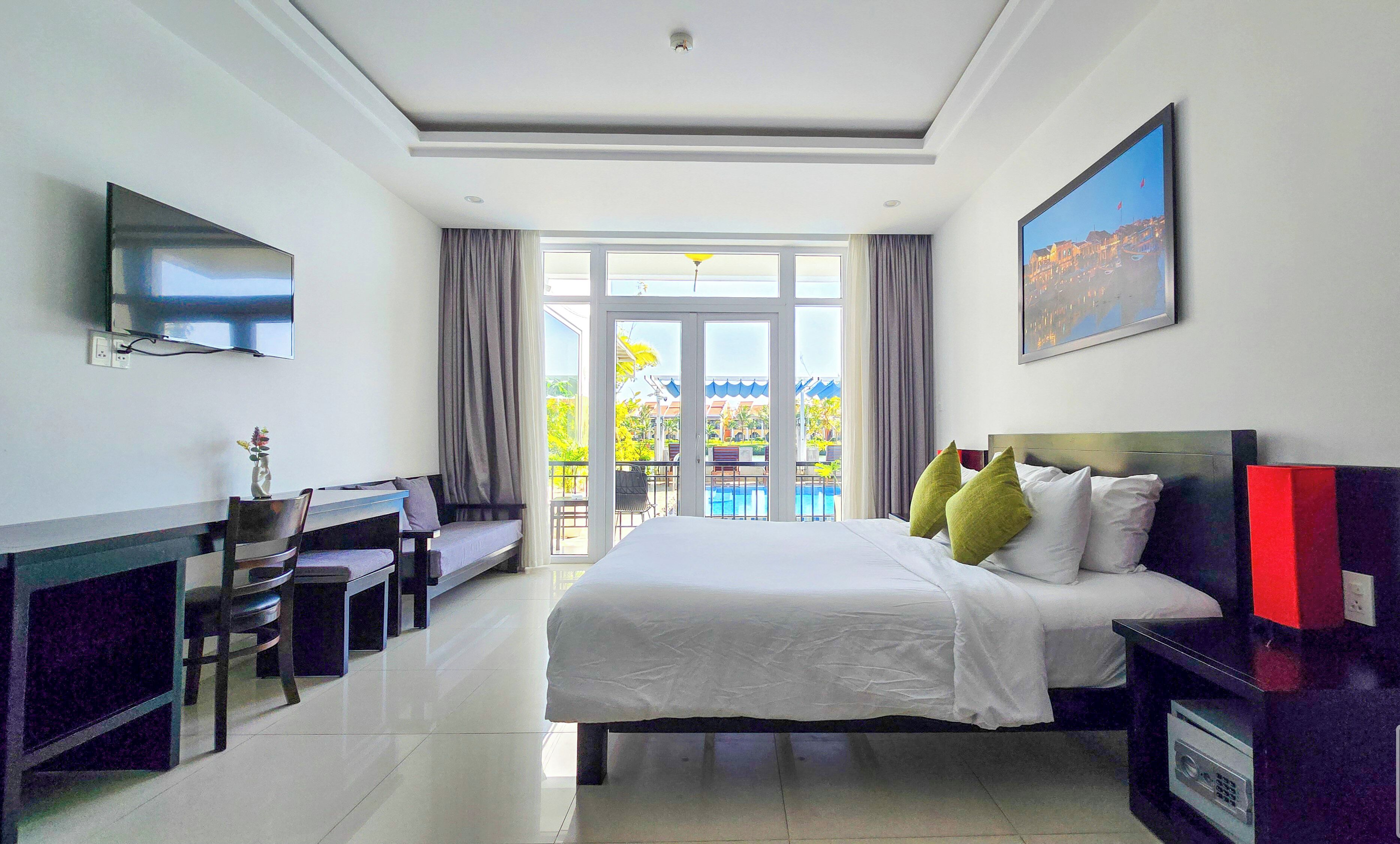 Deluxe Double Room, 1 King Bed, Balcony, Poolside | Premium bedding, pillow-top beds, minibar, in-room safe