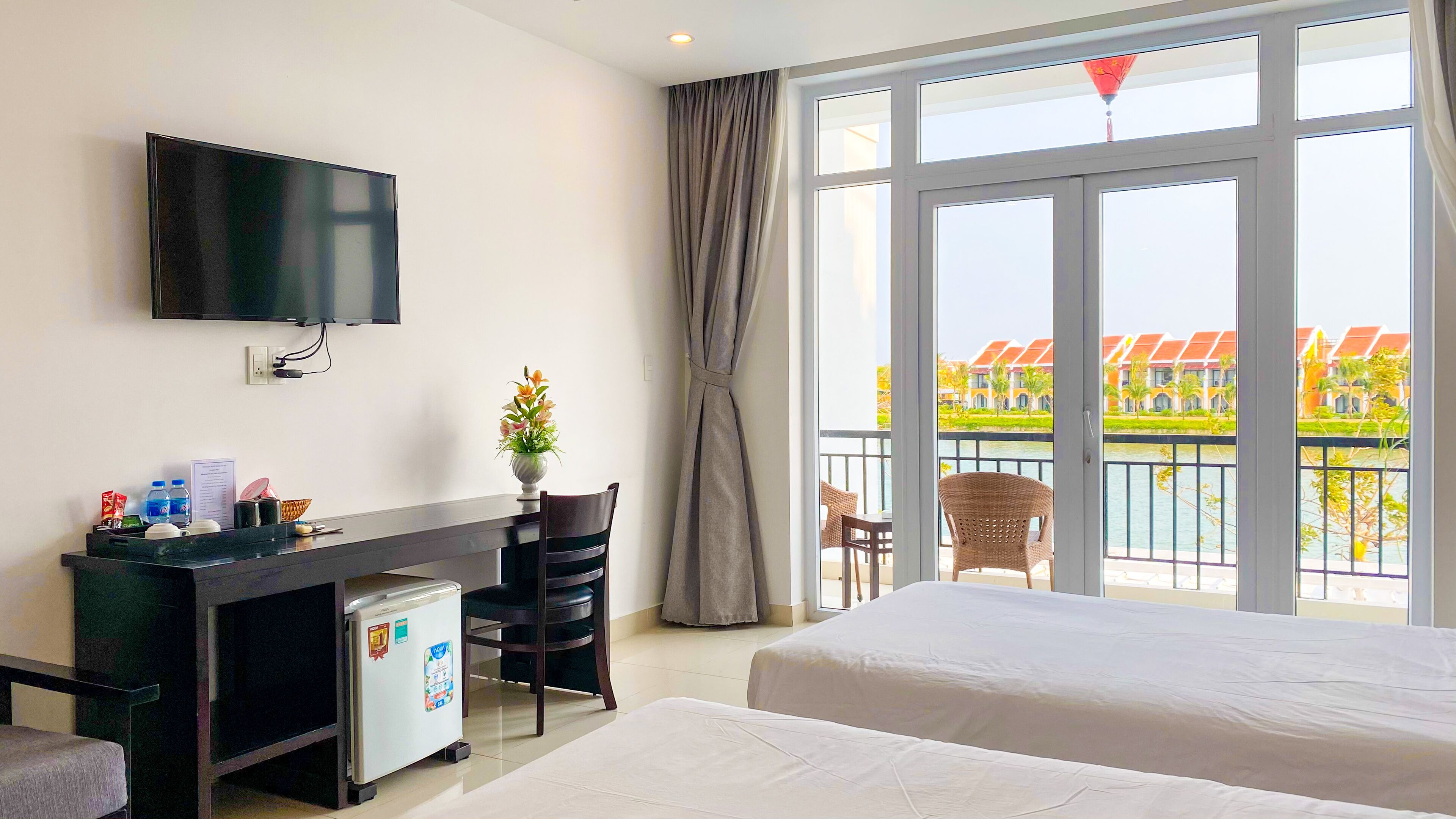deluxe twin room, balcony, river view | view from room