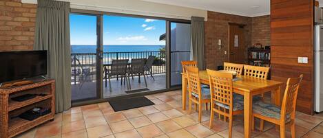 Apt 9 - 2 Bed 2 Bath | In-room dining