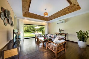 En 32-tommers TV med kabel-kanaler