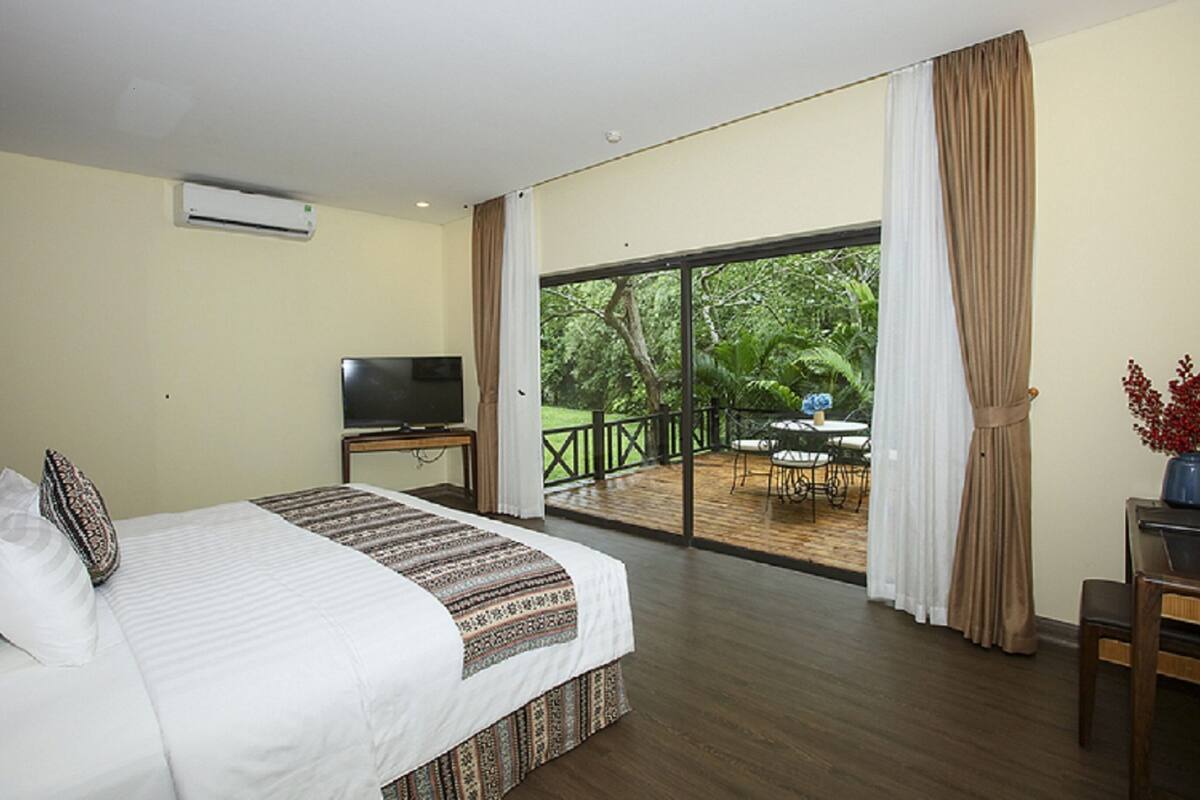 Minibar, in-room safe, desk, blackout drapes
