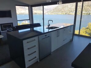 Remarkable View at Battery Hill No.2 | Private kitchen