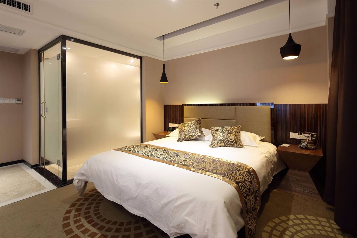 Desk, blackout curtains, free WiFi, bed sheets