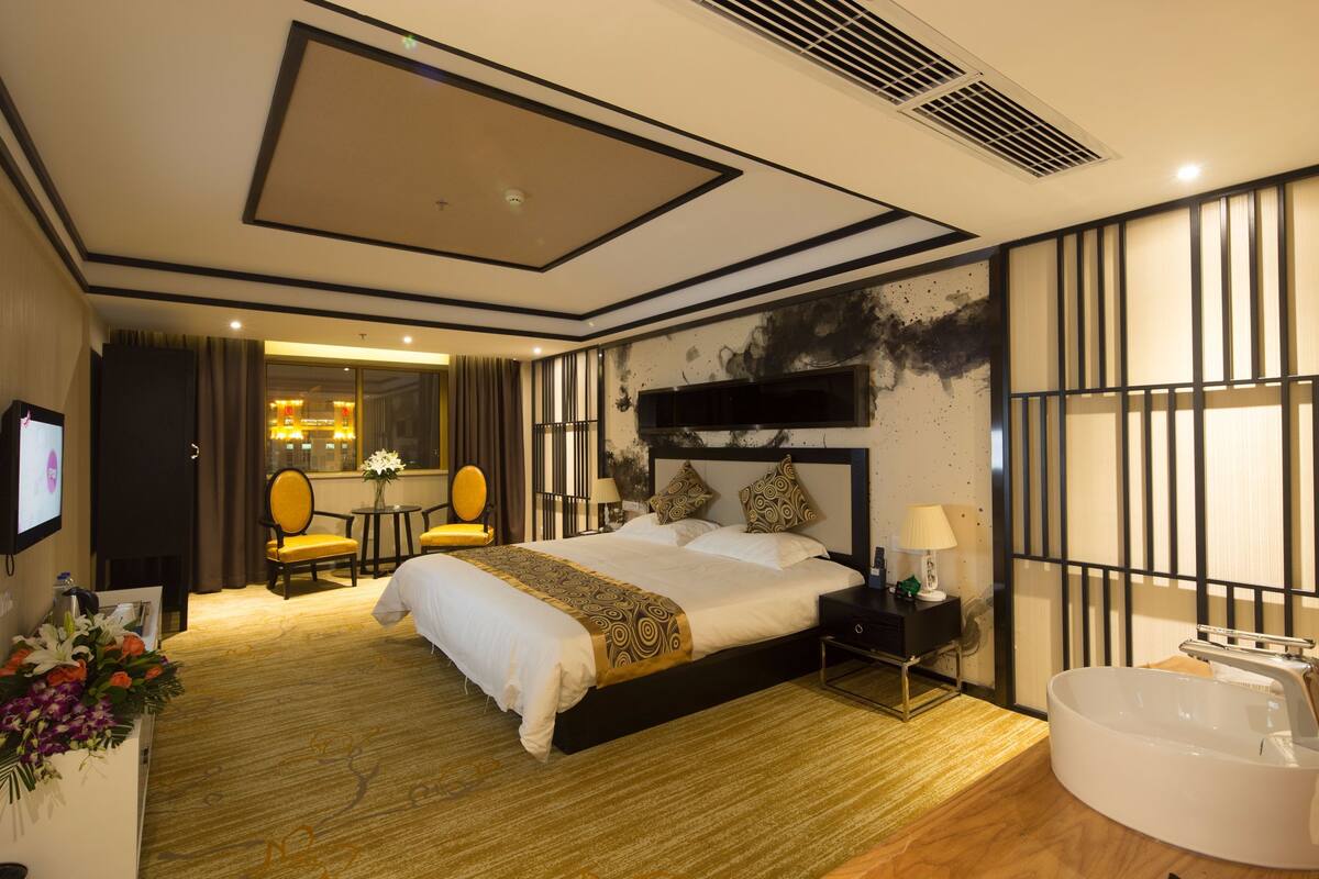 Desk, blackout curtains, free WiFi, bed sheets