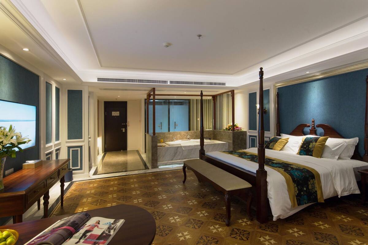 Desk, blackout curtains, free WiFi, bed sheets
