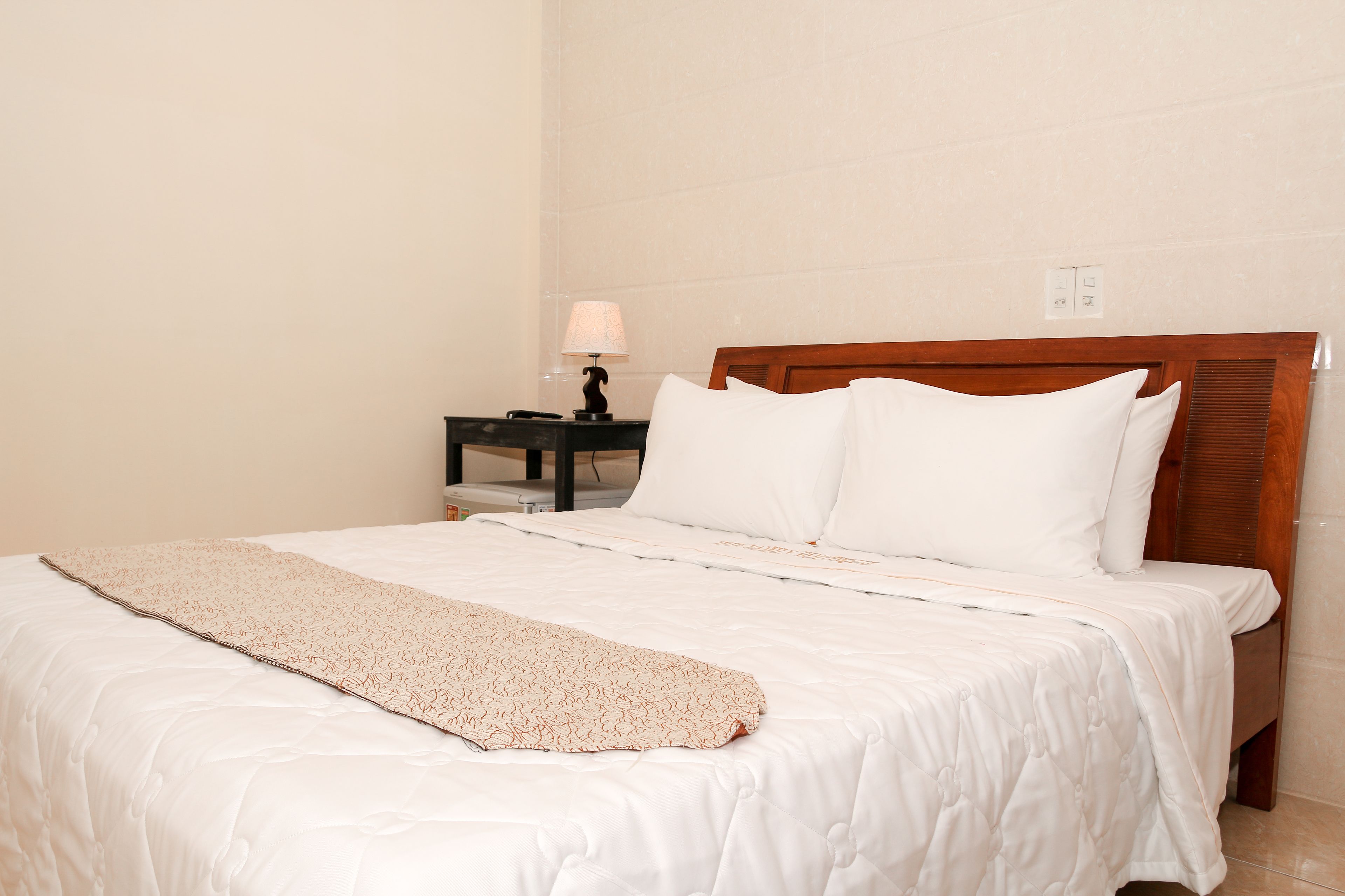 standard room | minibar, in-room safe, desk, free wifi