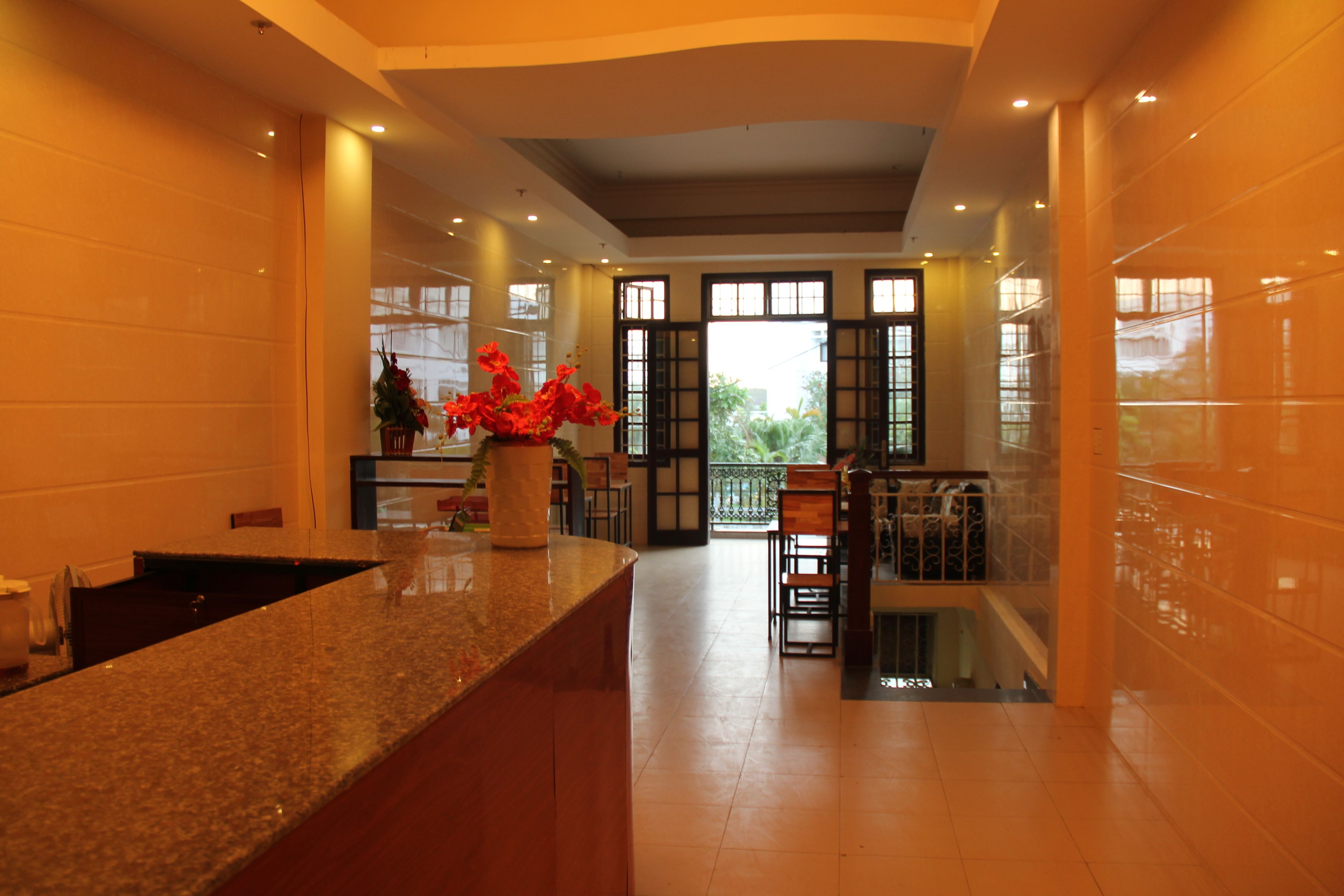 breakfast, lunch, dinner served; vietnamese cuisine