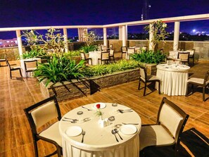 2 restaurants, international cuisine - Vivera Grande (Thindukkal)