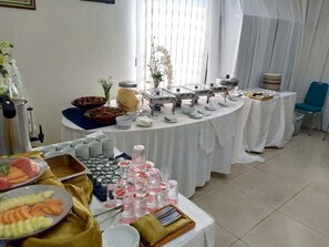 Breakfast, lunch and dinner served  - Hazotel Semarang (Semarang)