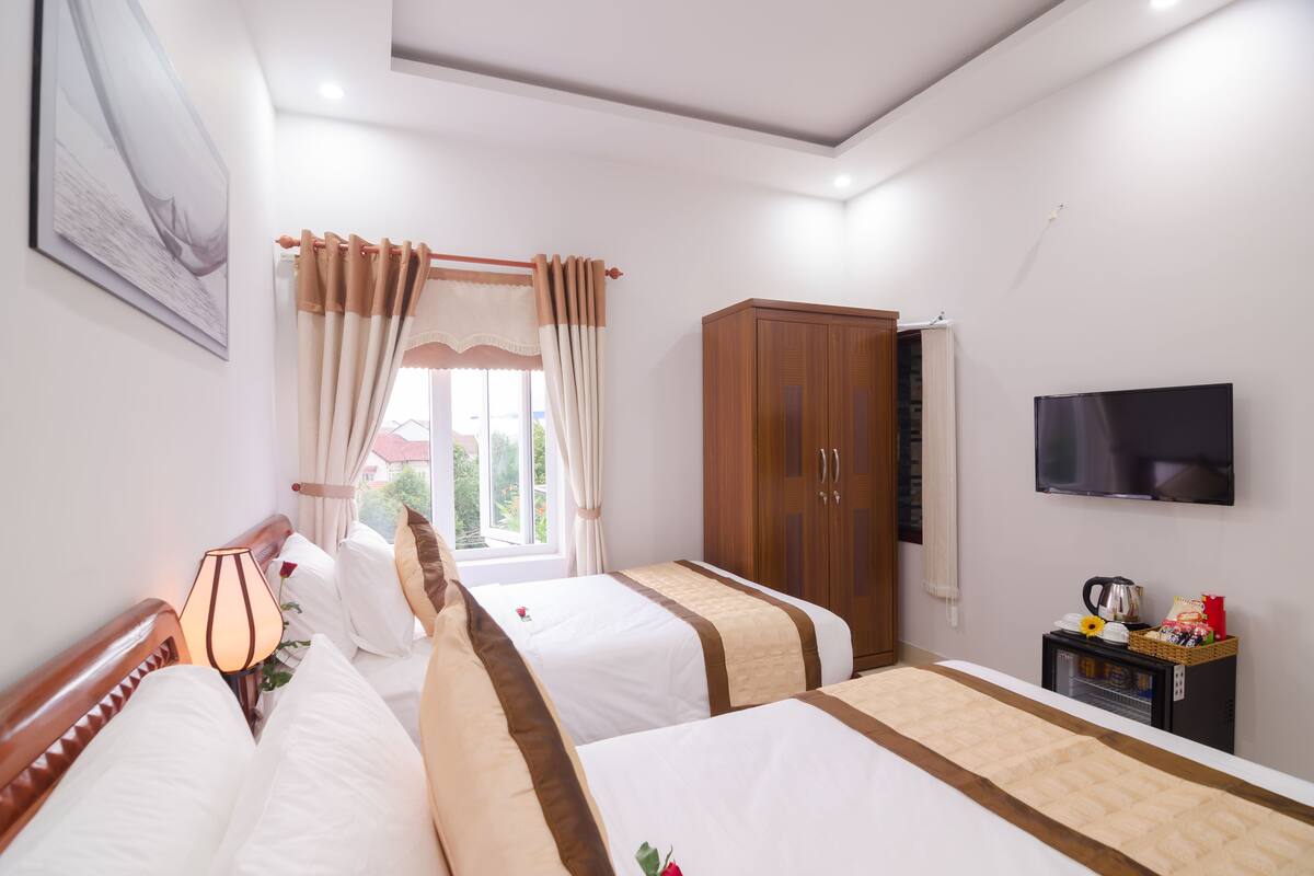 1 bedroom, premium bedding, minibar, in-room safe