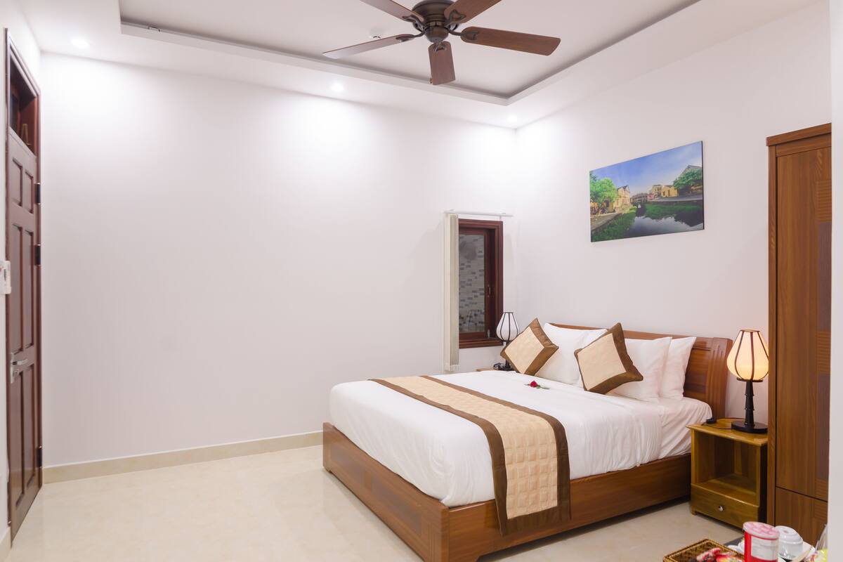 1 bedroom, premium bedding, minibar, in-room safe