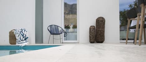 Négyágyas szoba, 2 hálószobával, privát medence | Terasz/udvar