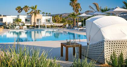 White Pearls Luxury Suites - Adults Only