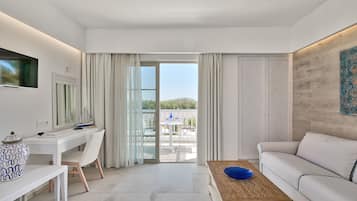 Villa, Garden View (Split Level) | Private kitchenette | Fridge, espresso maker, coffee/tea maker, electric kettle
