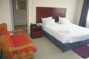 Double Room, Accessible | Desk, laptop workspace, soundproofing, iron/ironing board - Honeybed Lodge (Lusaka)