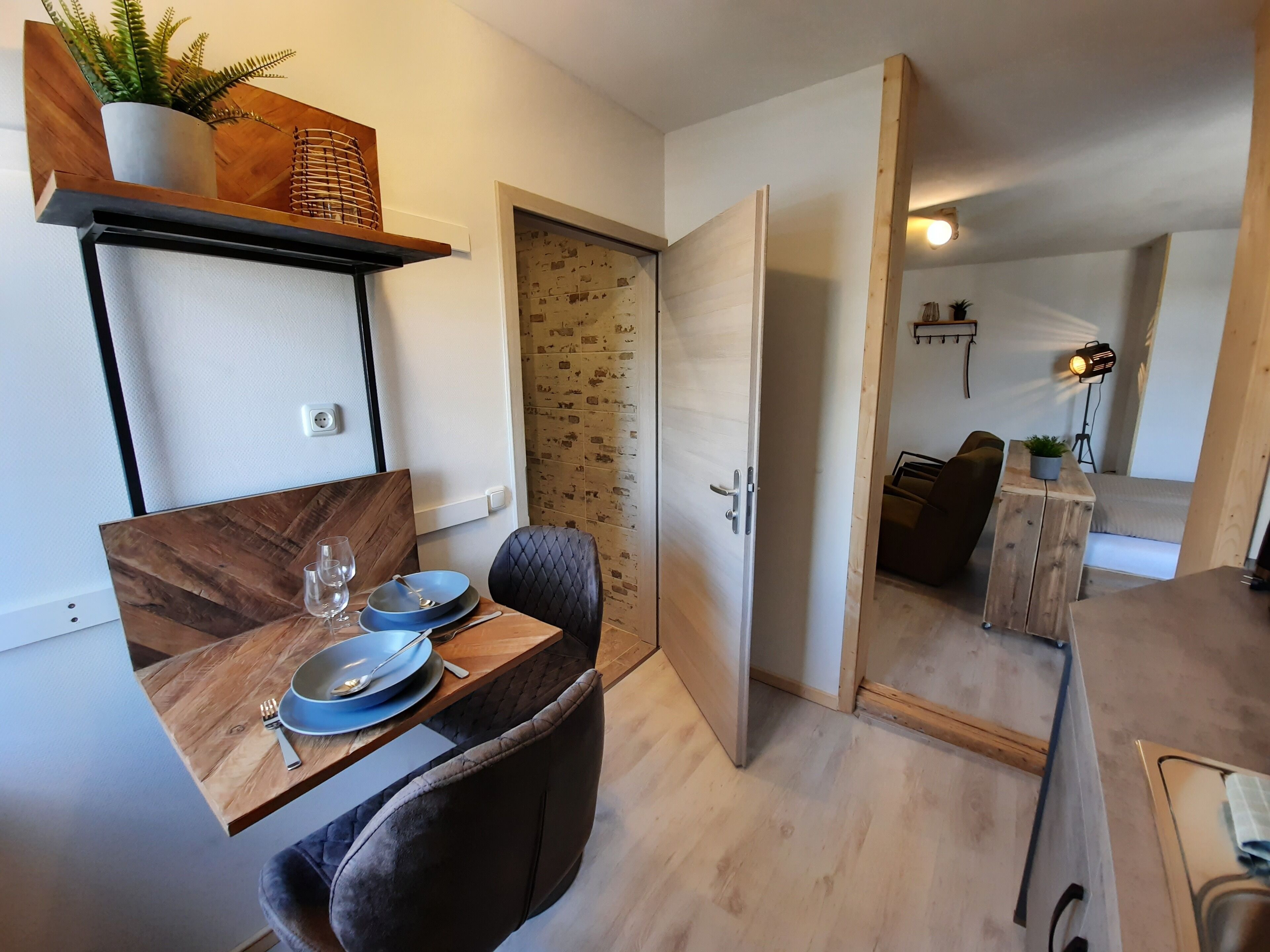 Deluxe Apartment | Private kitchen | Full-sized fridge