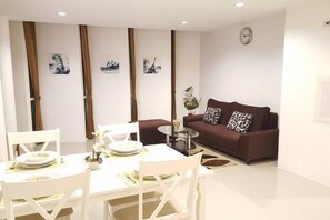 3 Bedrooms Apartment | Living area - TN39 Serviced Apartment (Bangkok)