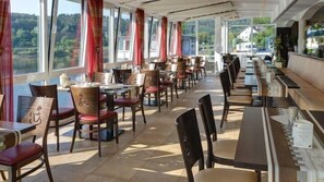 Petit déjeuner buffet compris tous les jours