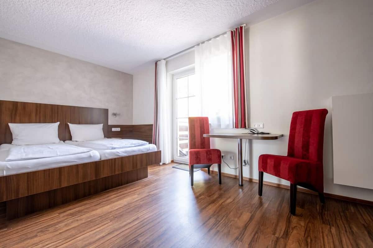 Triple Room | In-room safe, desk, cribs (free), rollaway beds (surcharge)