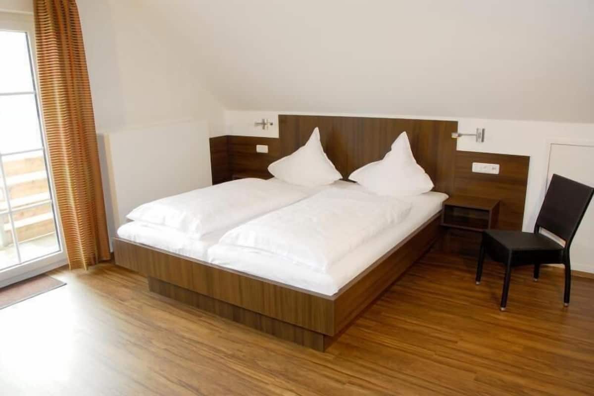 Double Room | In-room safe, desk, cribs (free), rollaway beds (surcharge)