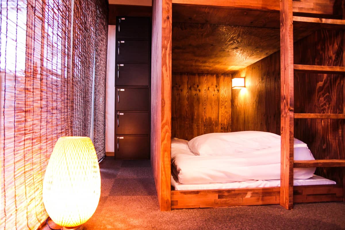 Economy Shared Dormitory, Mixed Dorm (with access to hot spring) | Bathroom | Shower, free toiletries, towels