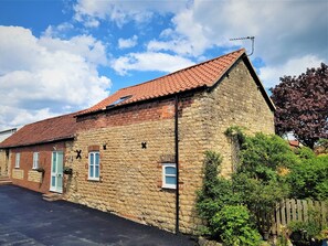 Front of property - The Old Granary - Holiday Cottage (York)