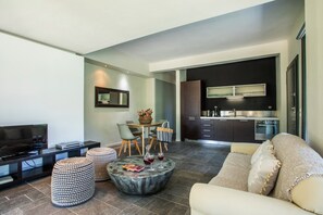 Leilighet, 1 soverom | Safe på rommet og wi-fi (inkludert)