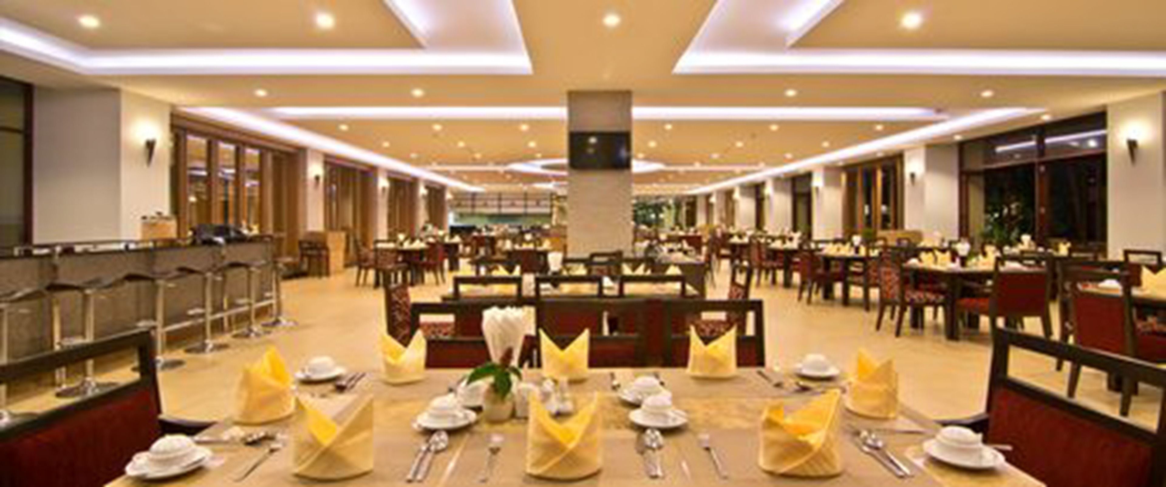 daily buffet breakfast (thb 354 per person)