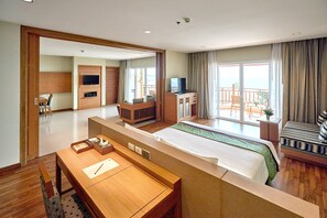 Ocean View Suite | 迷你吧、客房内保险箱、办公桌、笔记本电脑工作区