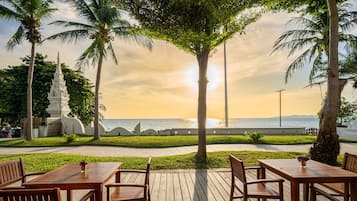 Mittagessen und Abendessen, lokale und internationale KĂŒche