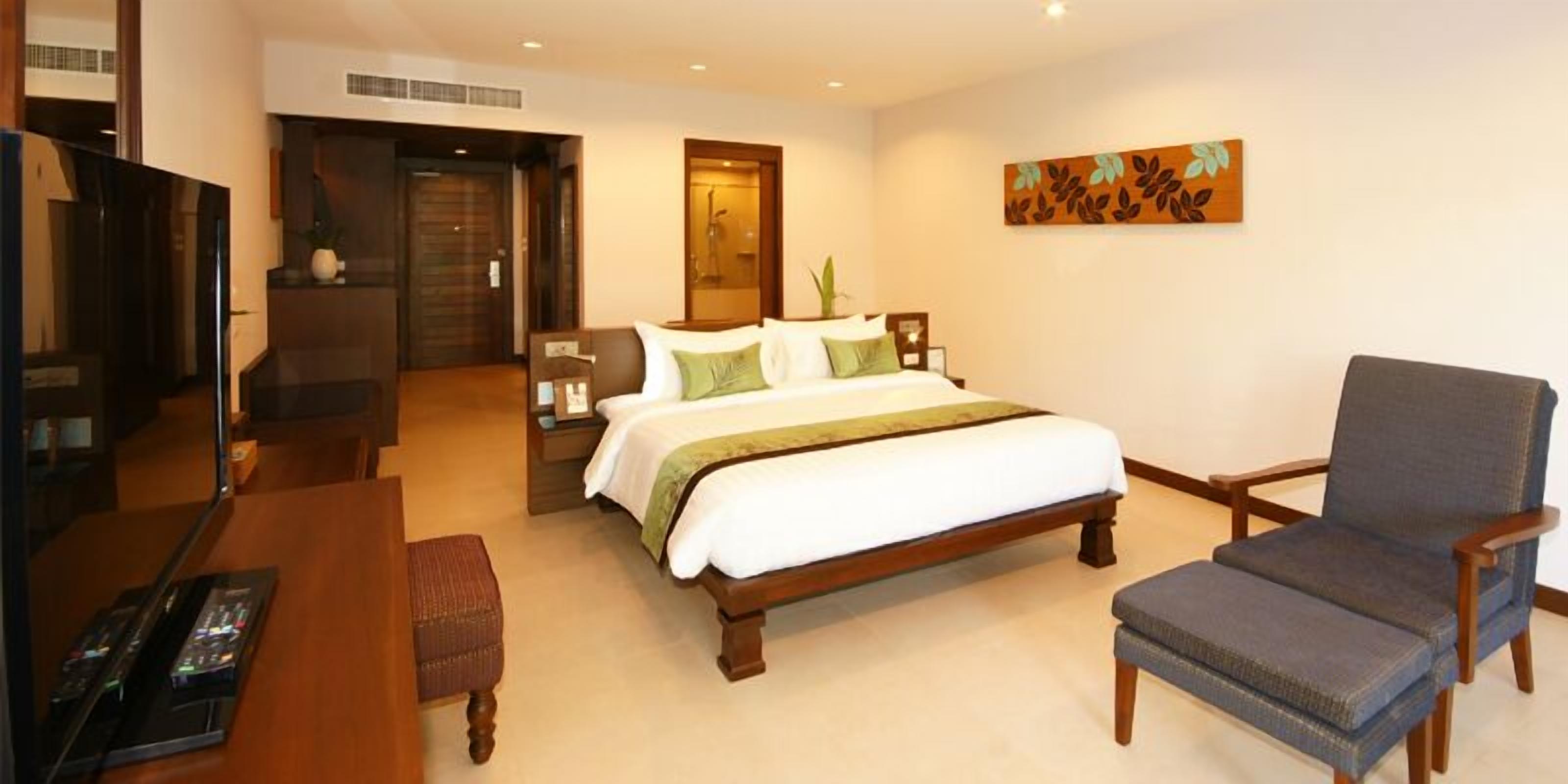 deluxe room with ocean view | minibar, in-room safe, blackout curtains, soundproofing