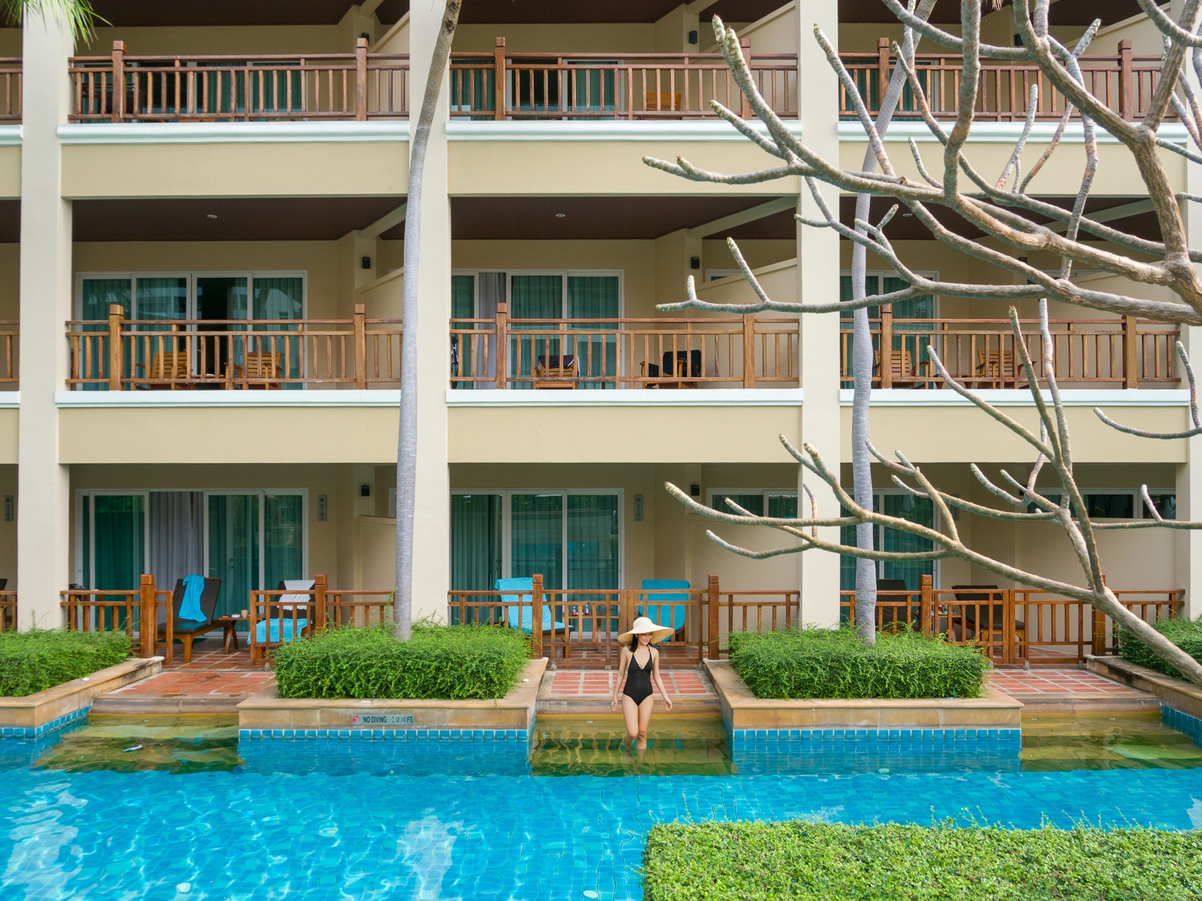 Deluxe Pool Access Double