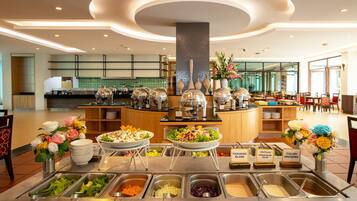Daily buffet breakfast (THB 350 per person)