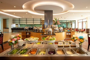 Daily buffet breakfast (THB 350 per person)