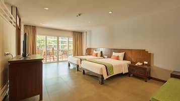 Family Room | Minibar, in-room safe, blackout curtains, soundproofing