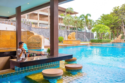 Heritage Pattaya Beachfront Resort