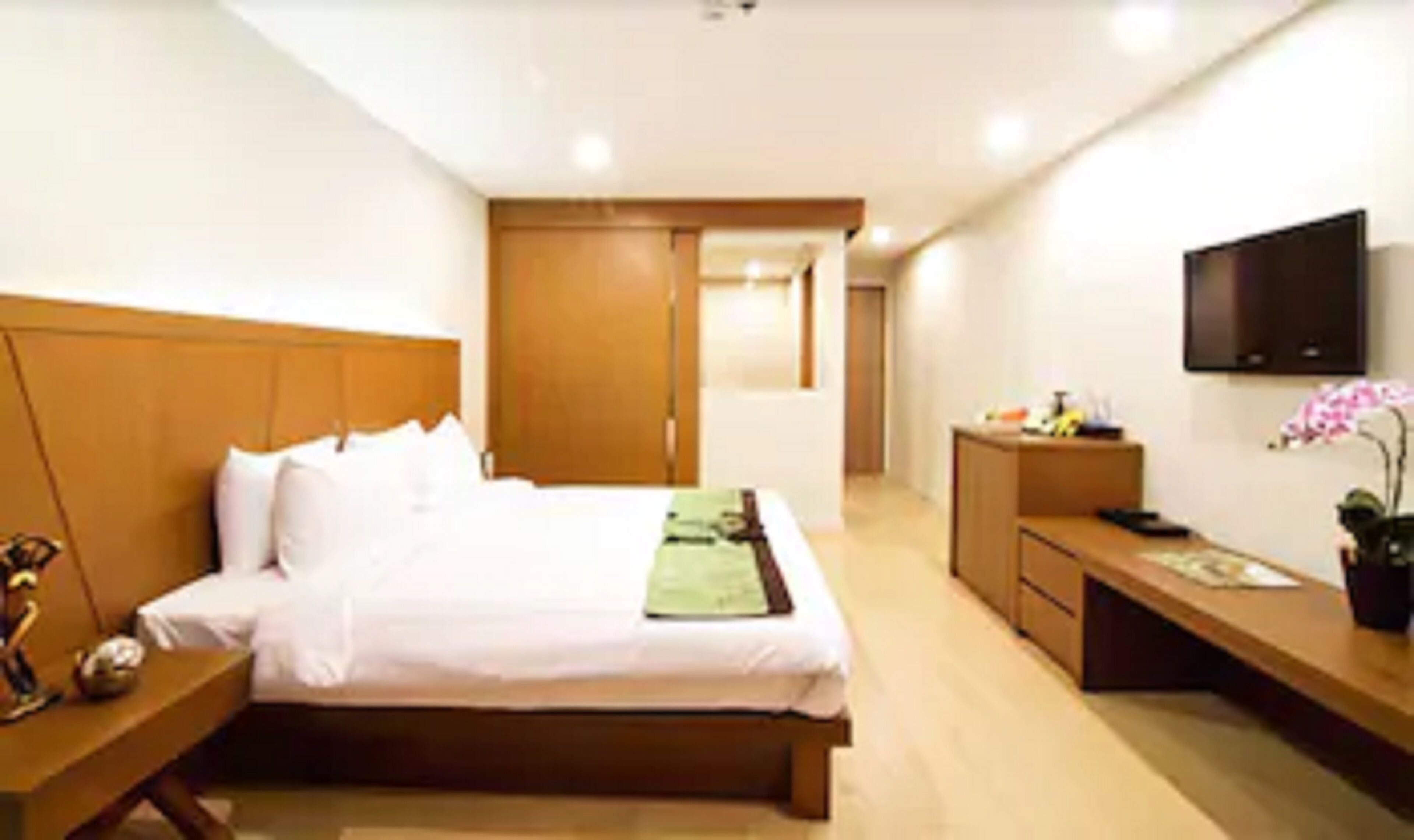 stay superior double room | minibar, in-room safe, desk, blackout curtains