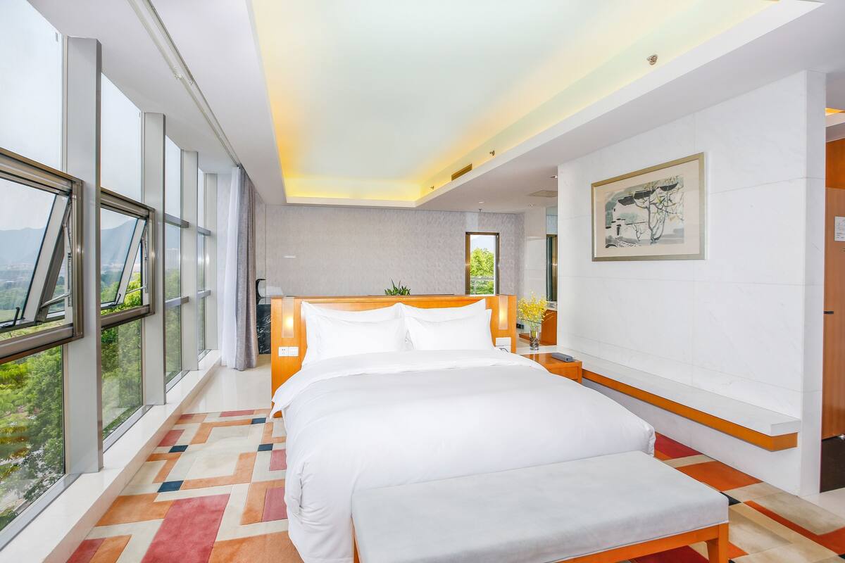Minibar, in-room safe, desk, blackout curtains