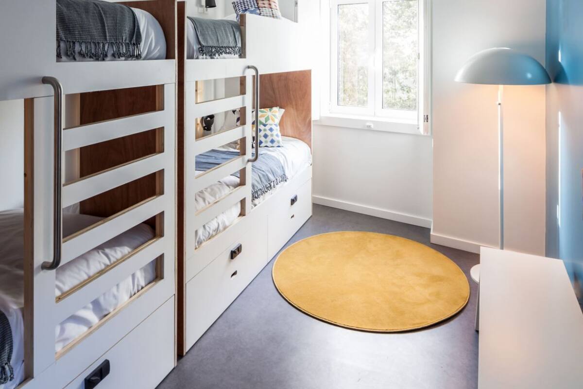 Soundproofing, free WiFi